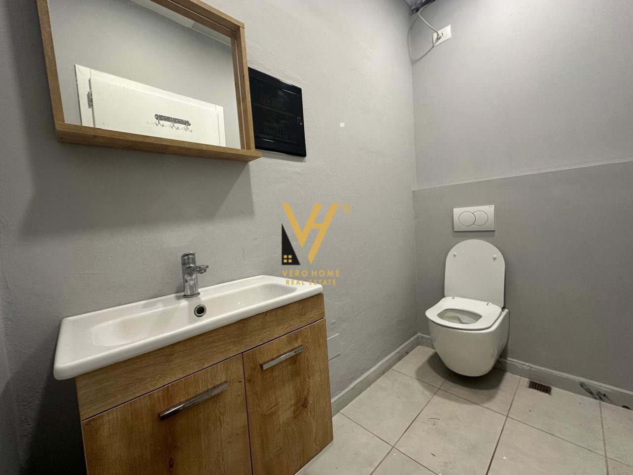 AMBJENT 386 M2 TE SHKOLLA E KUQE 350.000 EURO