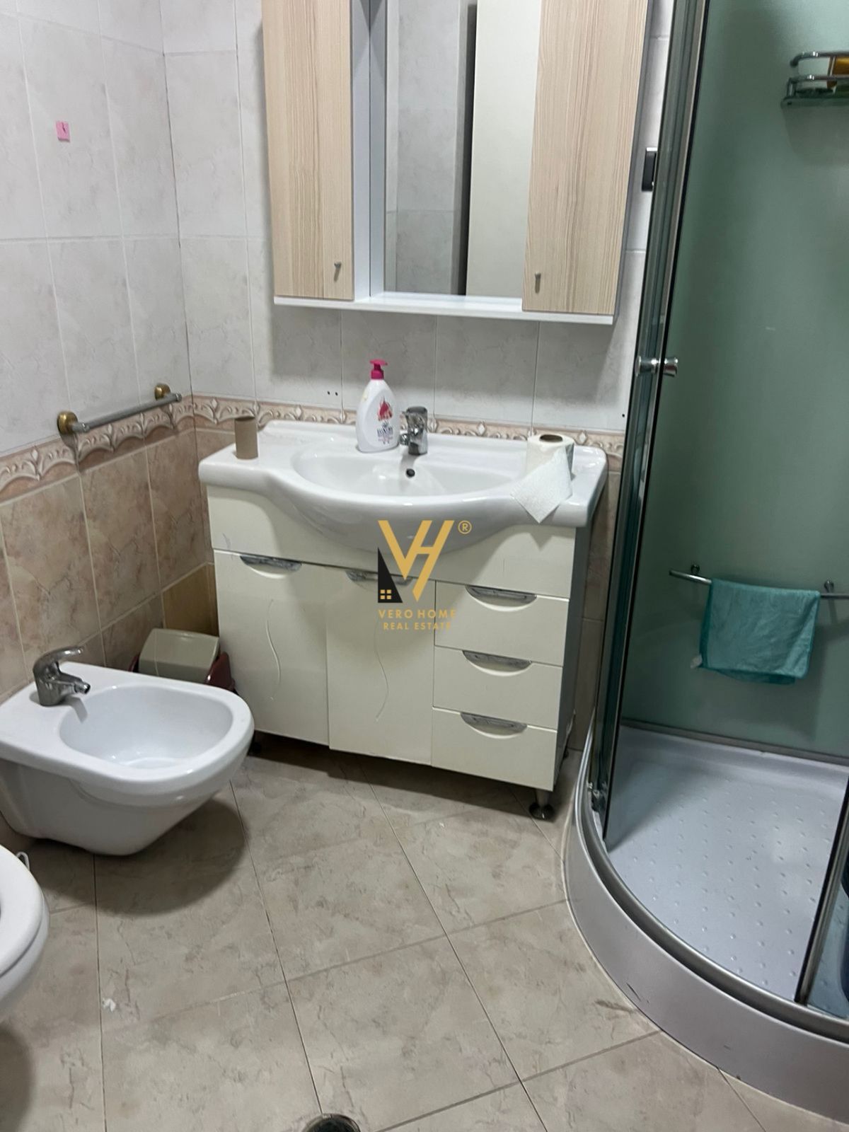 ZYRE 160 M2 TE BULEVARDI ZOGU I PARË 1.200 EURO