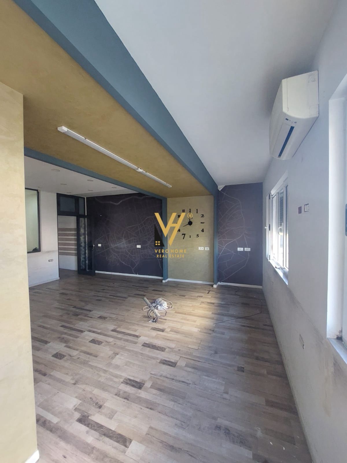 ZYRE 110 M2 ME QERA TE SHESHI WILLSON 1.400 EURO