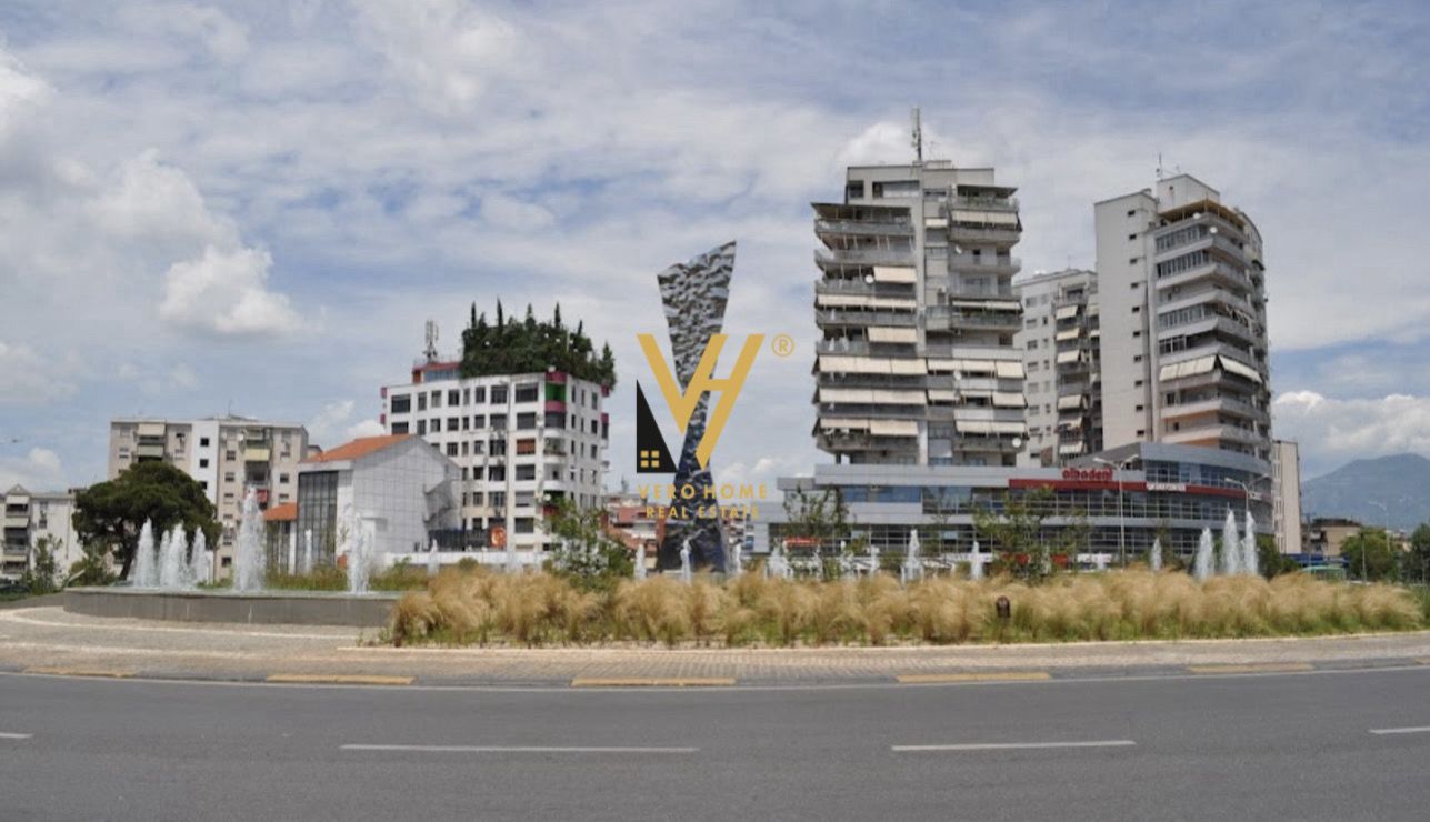 MAGAZINE 37 M2 TE ZOGU I ZI 50.000 EURO