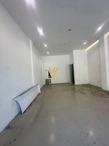 BIZNESI 38 M2 TE RRUGA E BARRIKADAVE 1.500 EURO