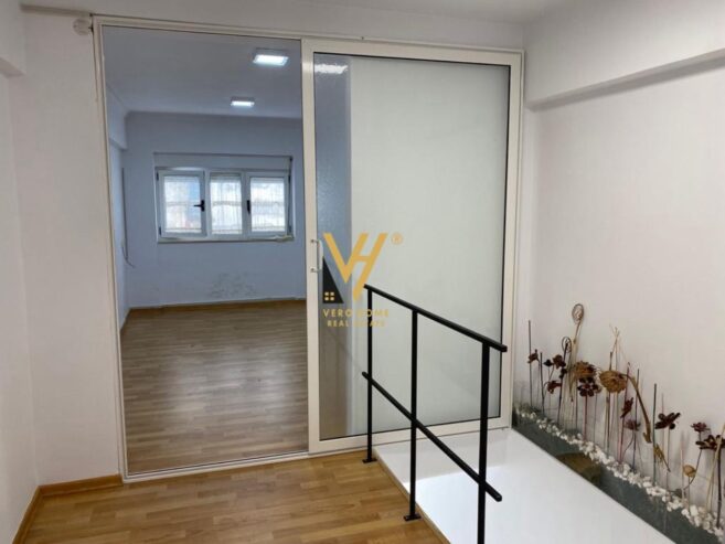 AMBIENTME QIRA PRANË MUZEUT KOMBËTAR 1.500 EURO