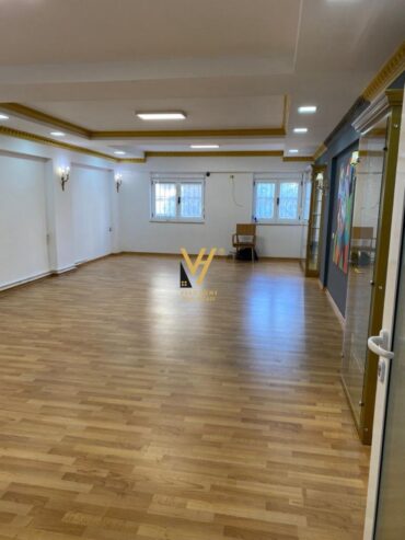 AMBIENTME QIRA PRANË MUZEUT KOMBËTAR 1.500 EURO