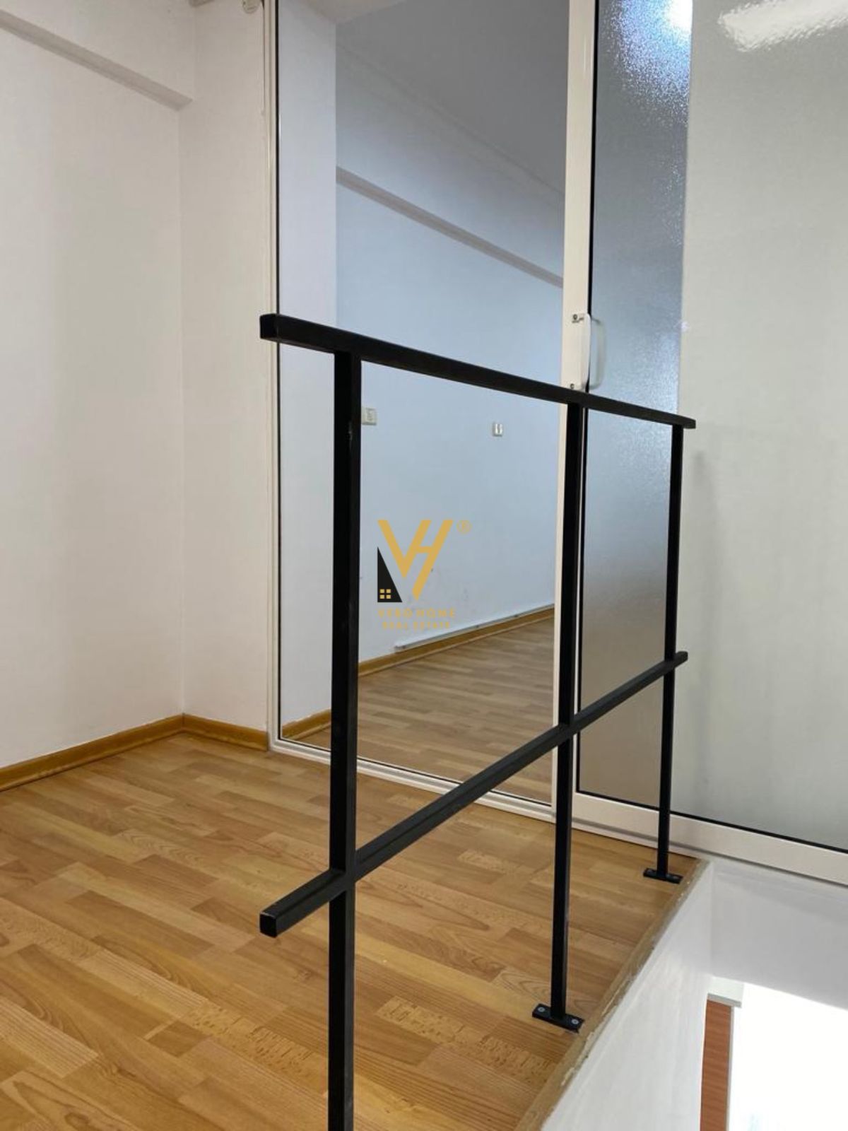 AMBIENTME QIRA PRANË MUZEUT KOMBËTAR 1.500 EURO