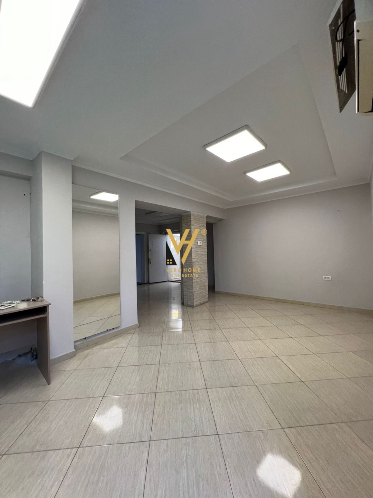 ZYRE 60 M2 ME QIRA TE IRFAN TOMINI 750 EURO