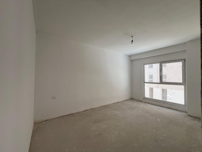Shitet, Apartament 2+1 “Laprakë”,Tiranë.