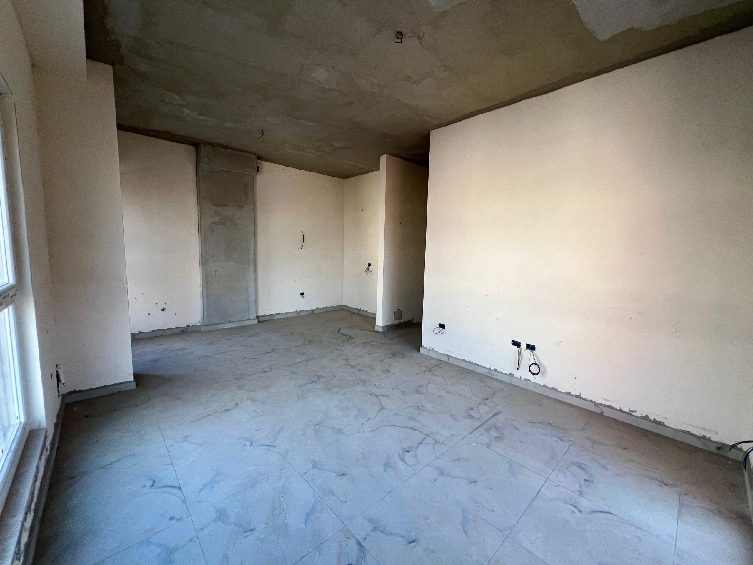 Shitet, Apartament 2+1+2 “Laprakë”,Tiranë. 171500€