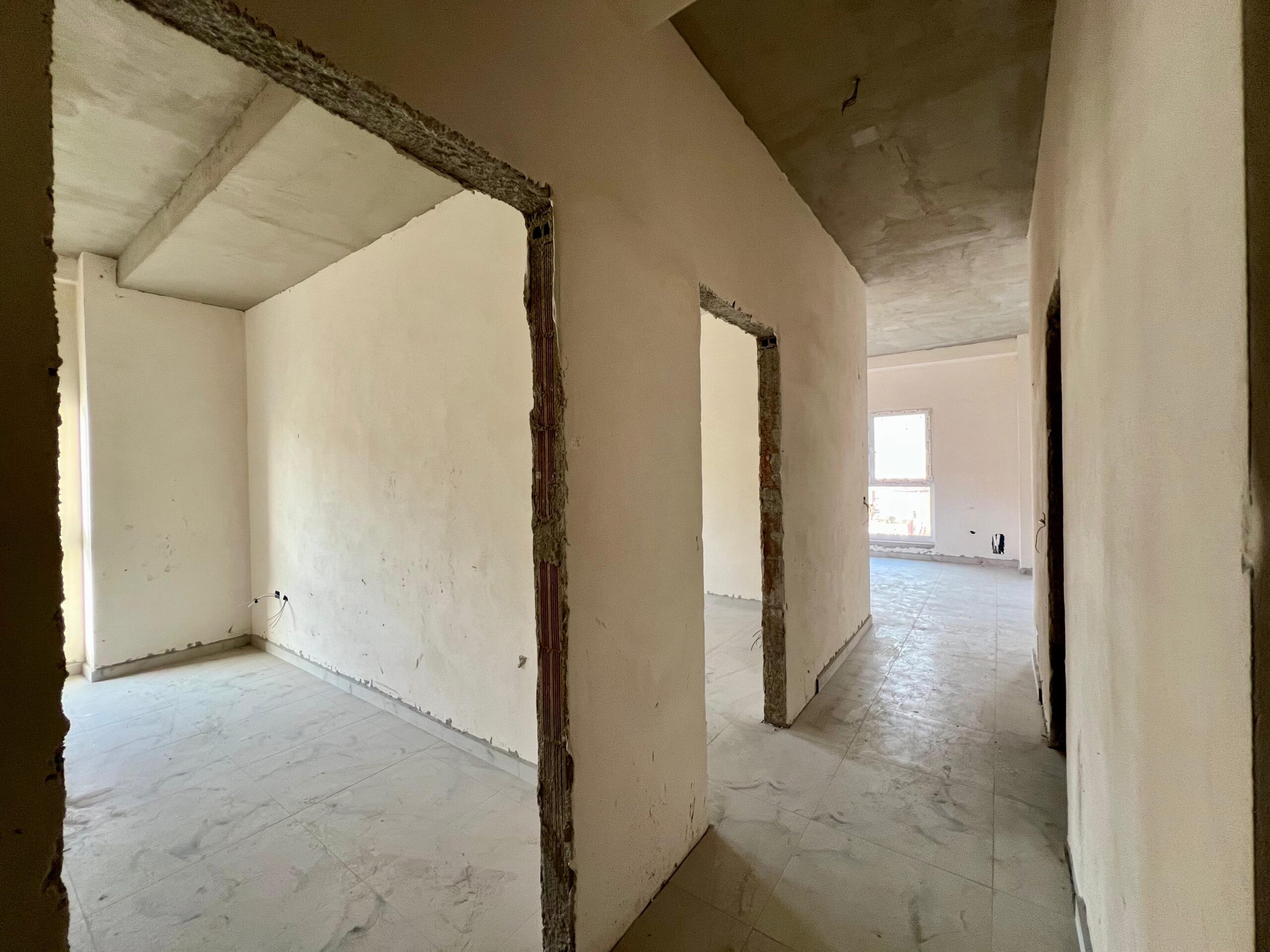 Shitet, Apartament 2+1+2 “Laprakë”,Tiranë. 171500€