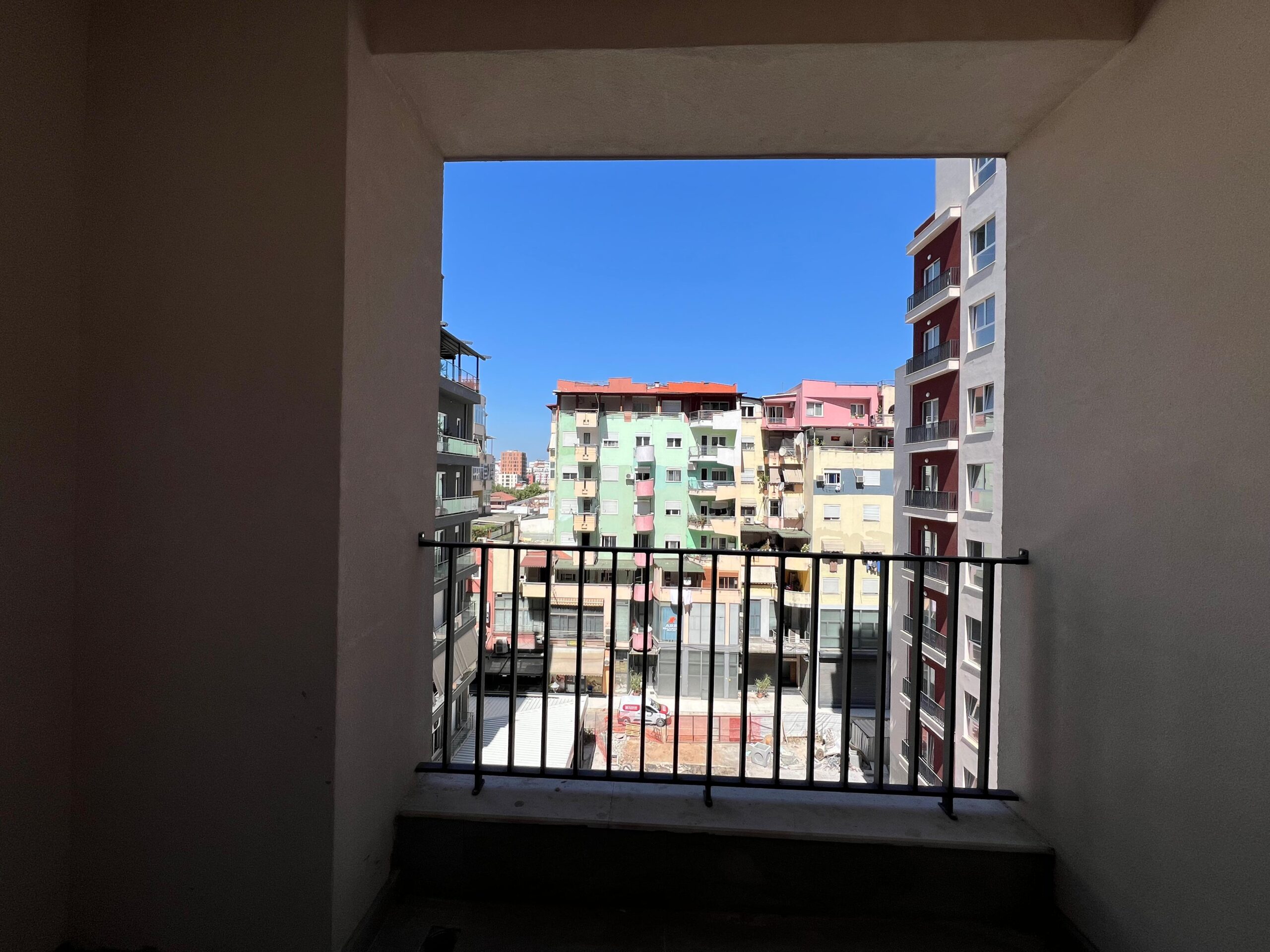 Shitet, Apartament 1+1 “Laprakë”,Tiranë.110240€