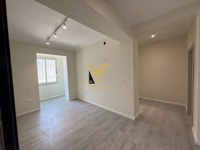 AMBIENT BIZNESI 80 M2 ME QERA NE BLLOK 1.500 EURO