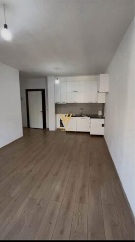 1+1+BLK ME QIRA TE VILA L , ASTIR 30.000 LEKE