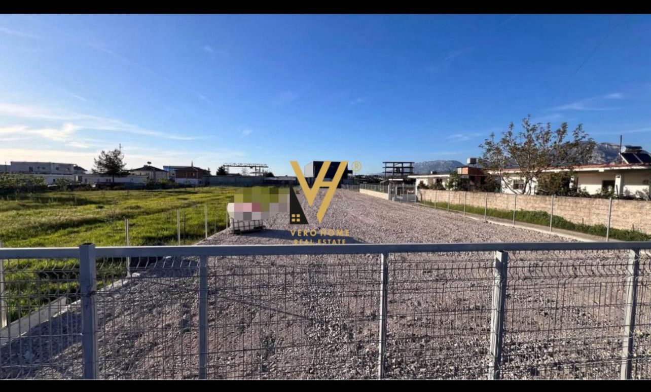 TOKE 1.200 M2 ME QERA NE BATHORE 700 EURO