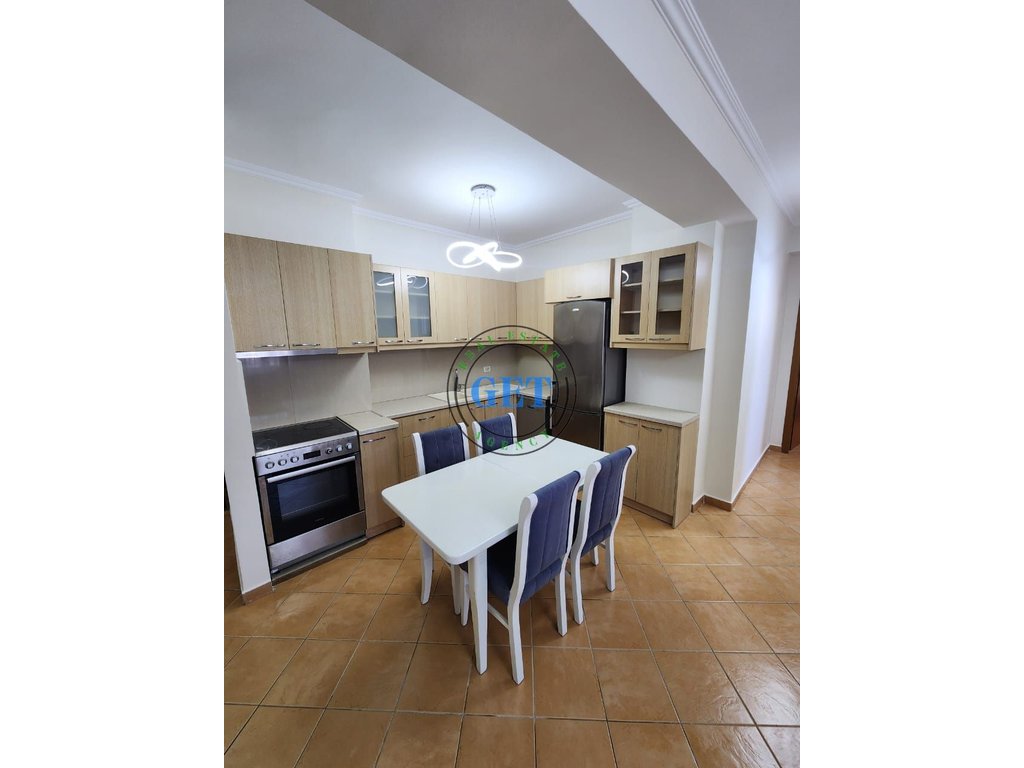 Shitet, Apartament 2+1, Plazh Hekurudha, Durres!