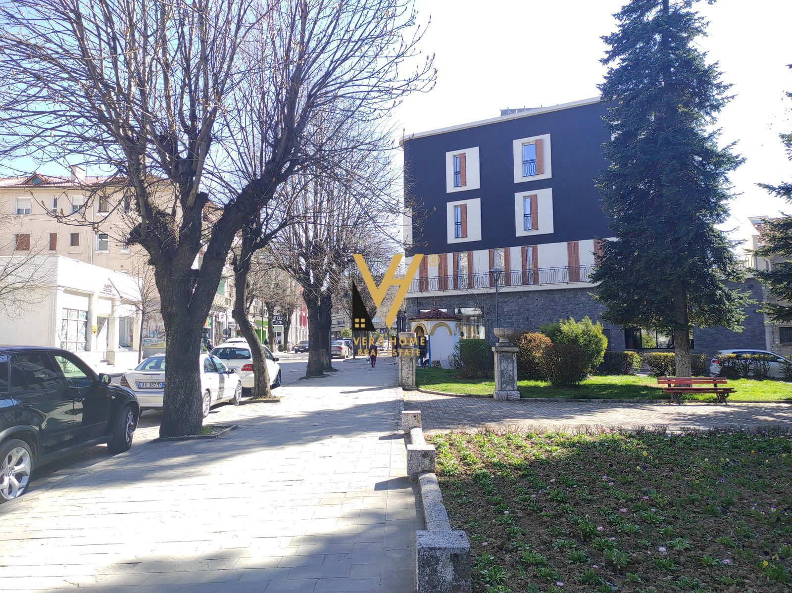 DYQAN 21 M2 TE BLV. REPUBLIKA, KORÇË 52.500 EURO