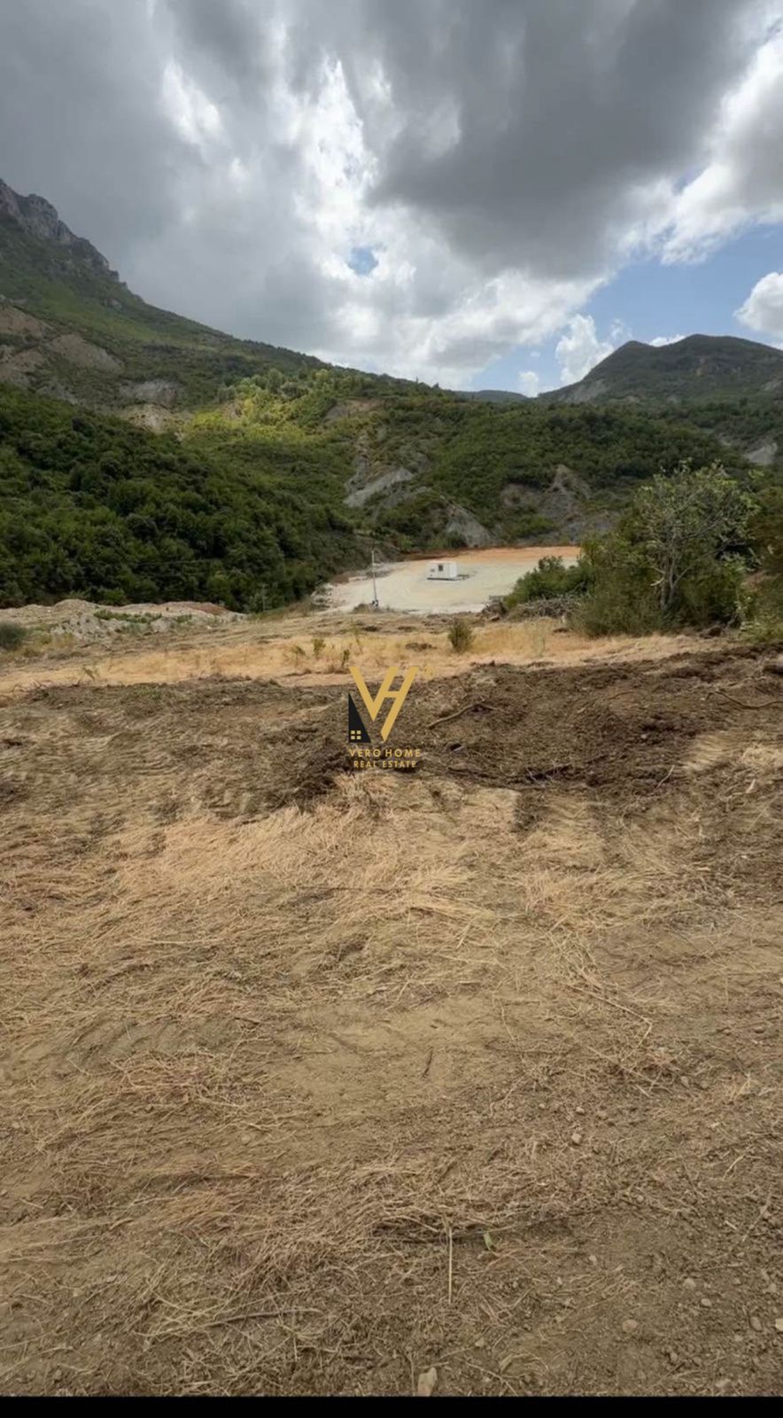 TOKE 2.000 M2 TE RRUGA ARBRIT, TUFINE 200.000 EURO