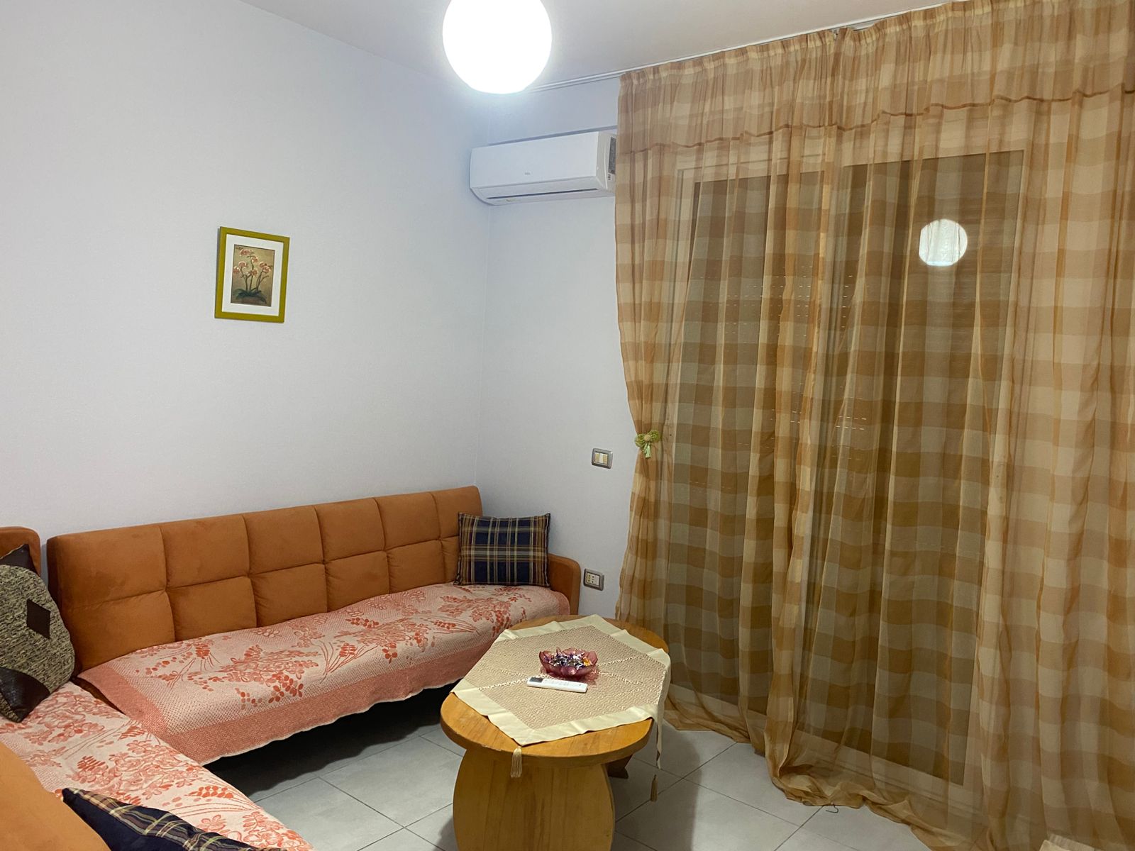 Jepet me qira Apartament 3+1+2 tek Fresku Tirane.