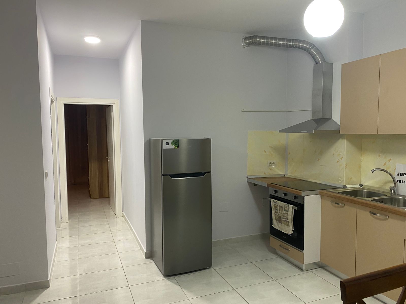 Jepet me qira Apartament 3+1+2 tek Fresku Tirane.
