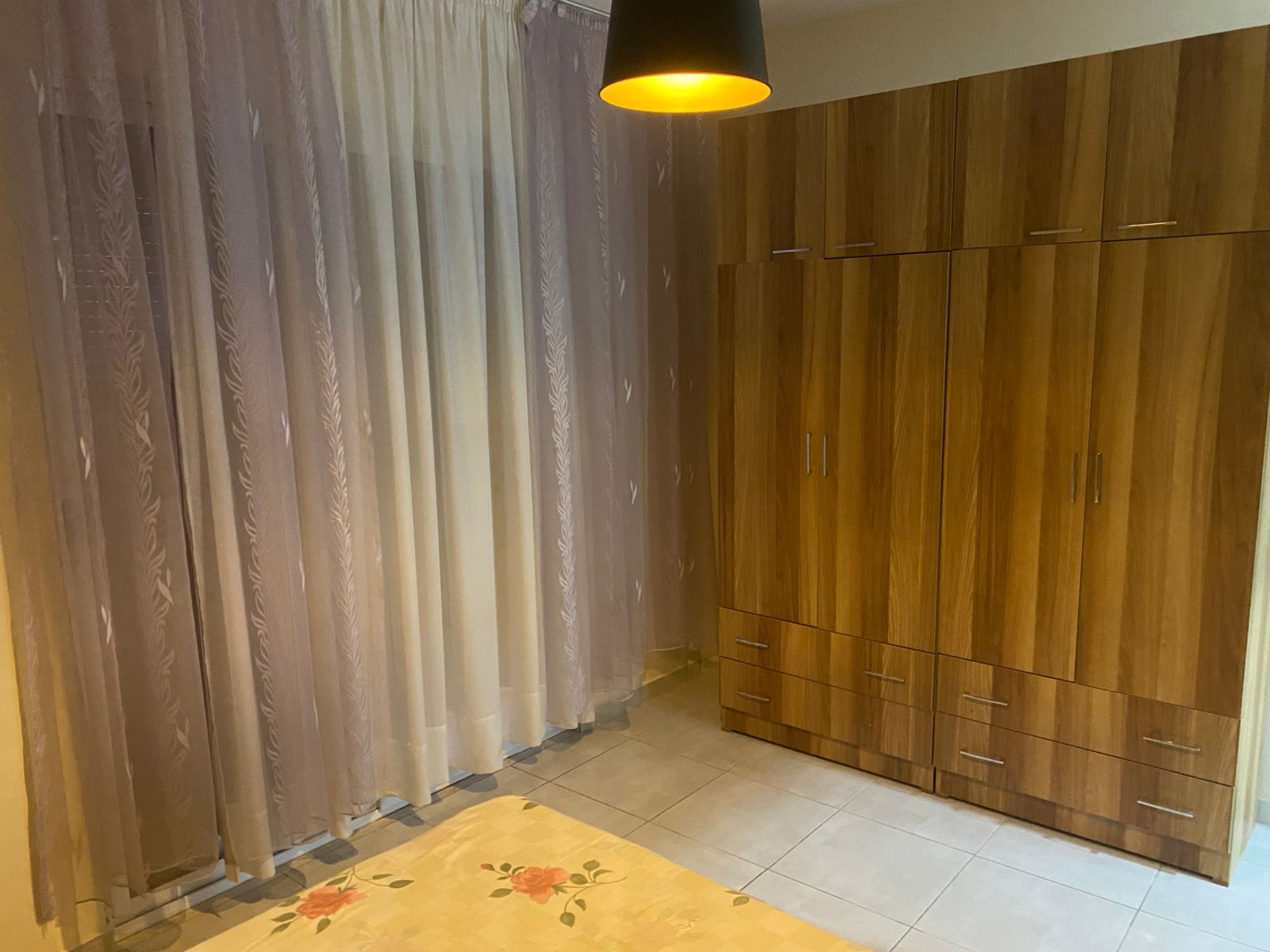 Jepet me qira Apartament 3+1+2 tek Fresku Tirane.