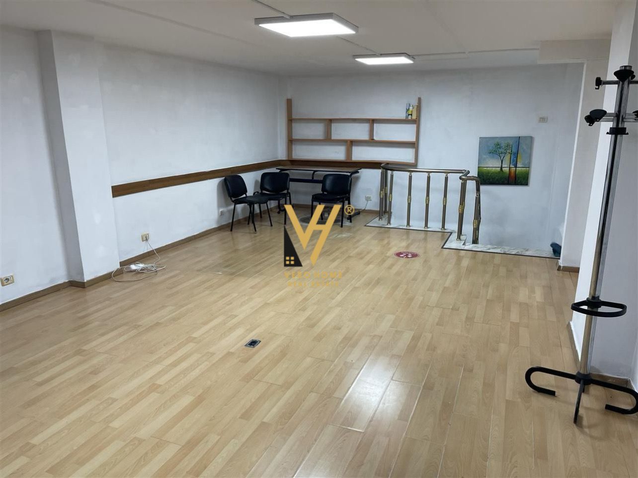 AMBIENT 62 M2 ME QERA TE SELVIA 400 EURO