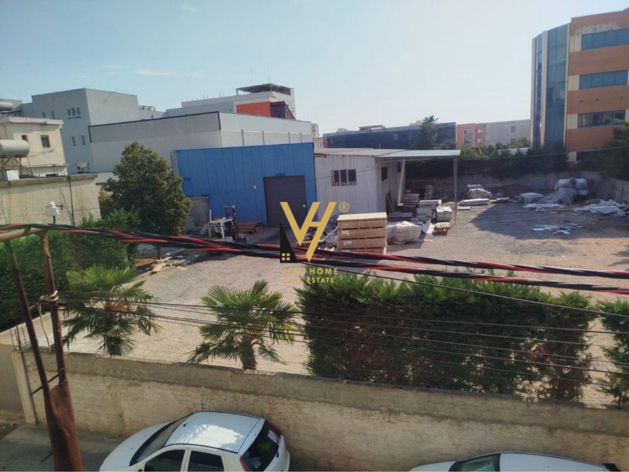 KAPANON 1.400 M2 ME QERA NE SHKOZET 1.000 EURO