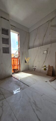 1+1 TE STACIONI I TRENIT 140.000 EURO