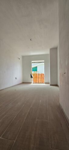 1+1 TE STACIONI I TRENIT 140.000 EURO