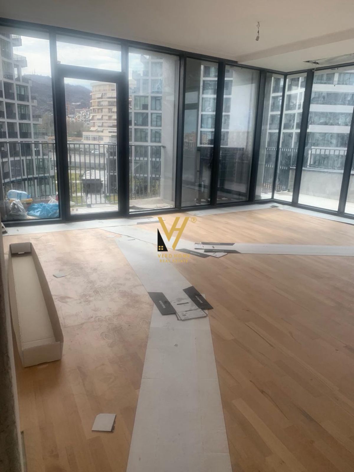 ZYRE 158 M2 ME QIRA TE LIQENI, LAKE VIEW 1.850 EUR