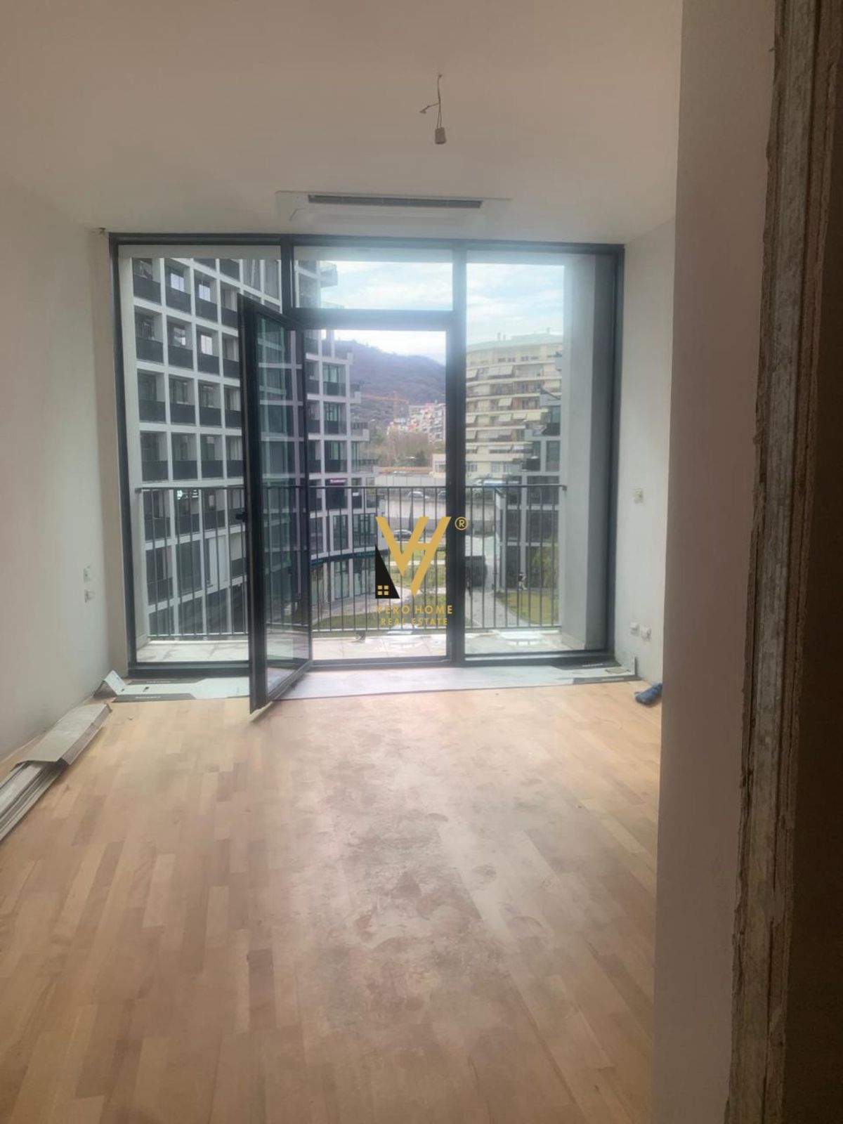 ZYRE 158 M2 ME QIRA TE LIQENI, LAKE VIEW 1.850 EUR