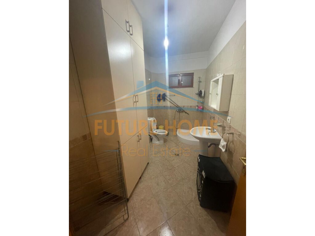 Jepet me Qera 2+1+2 Kodra e Diellit