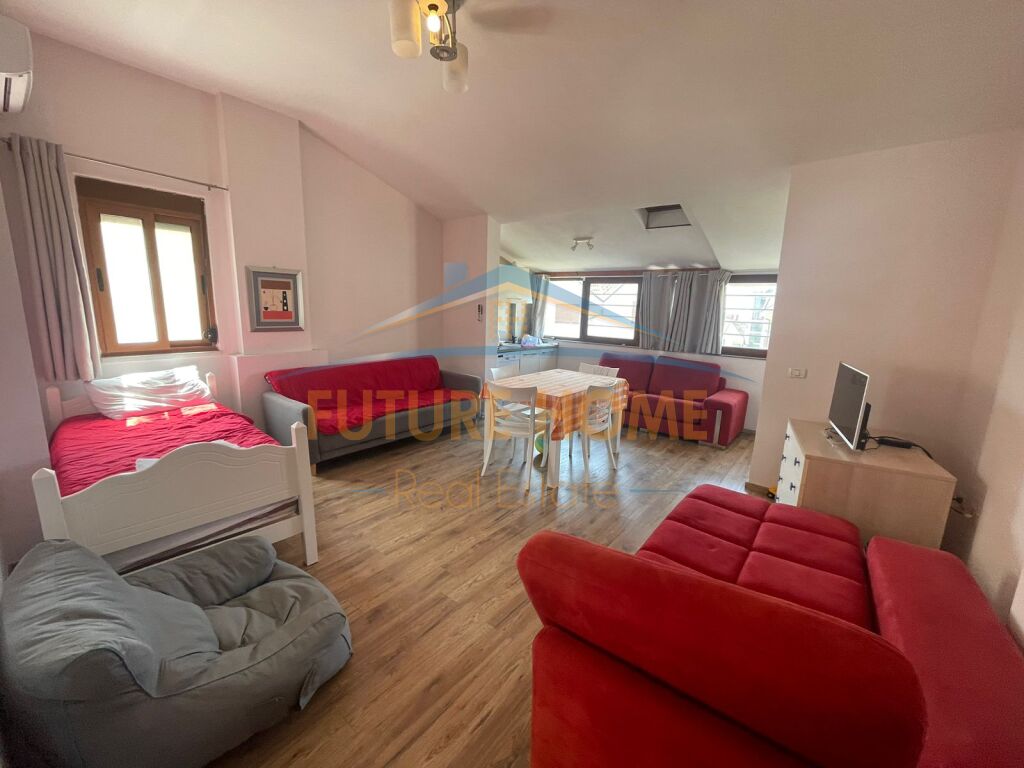 Shitet Apartament 1+1 Golem 62.000 Euro