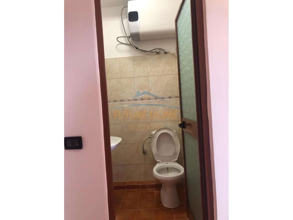 Qera Ambjent per Zyra Ish Ekspozita 300 Euro