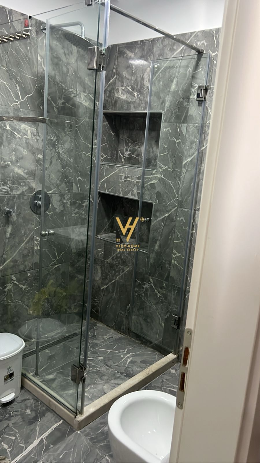 2+1+BLK ME QERA NE ASTIR 600 EURO