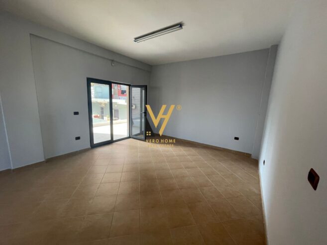 AMBIENT BIZNESI 209 M2 ME QERA NE ASTIR 1.500 EUR