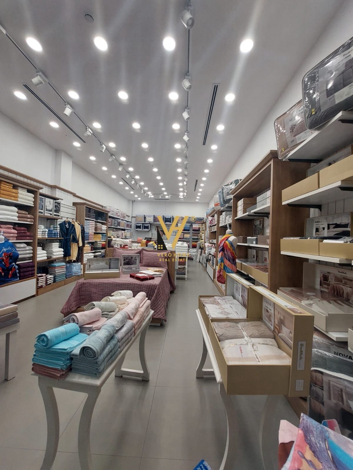 DYQAN 76 M2 TE GARDEN BUILDING,RR.KAVAJES 2.000 EU