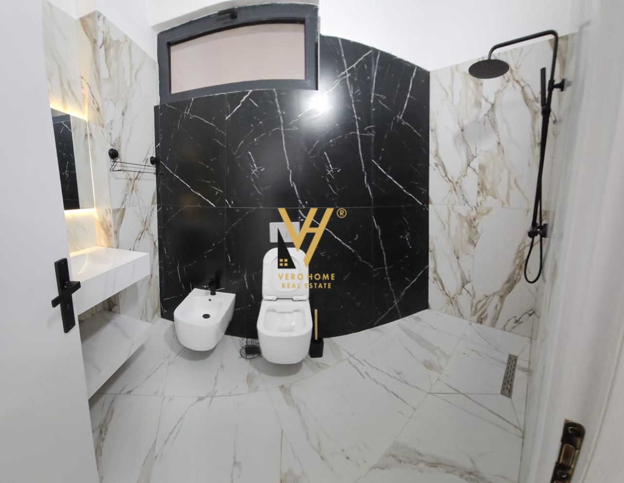 ZYRE DUPLEX 130 M2 TE RR.TEFTA TASHKO 1.000 EURO