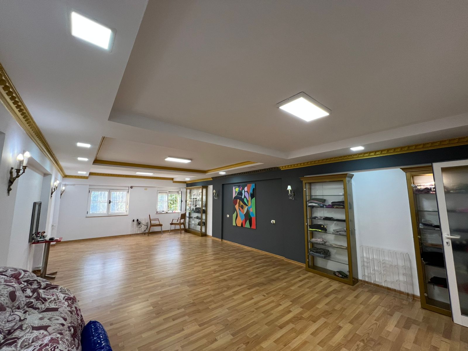 Qira, Ambient Biznesi, “Piaca – Qendër”Tiranë€1555