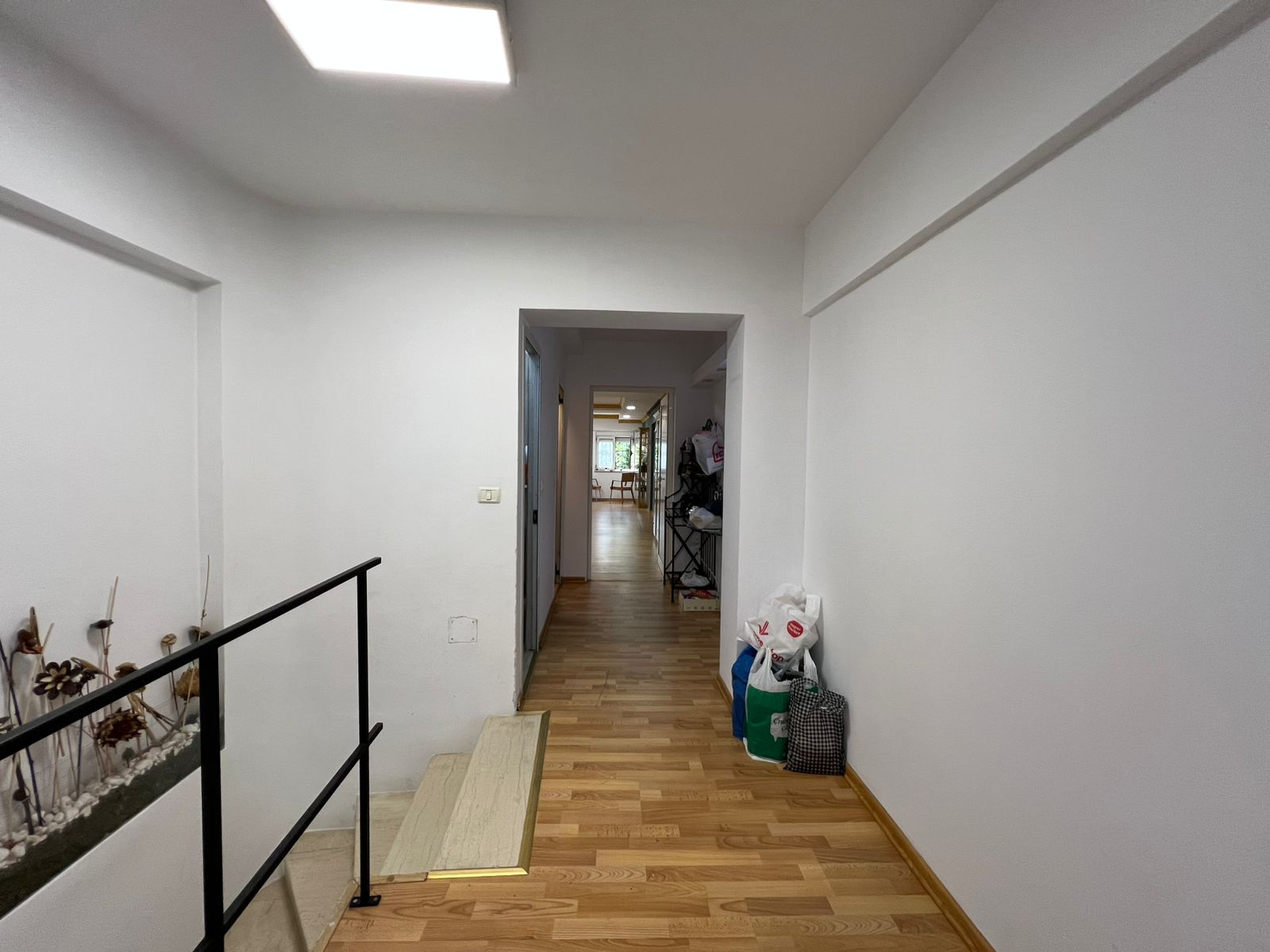 Qira, Ambient Biznesi, “Piaca – Qendër”Tiranë€1555