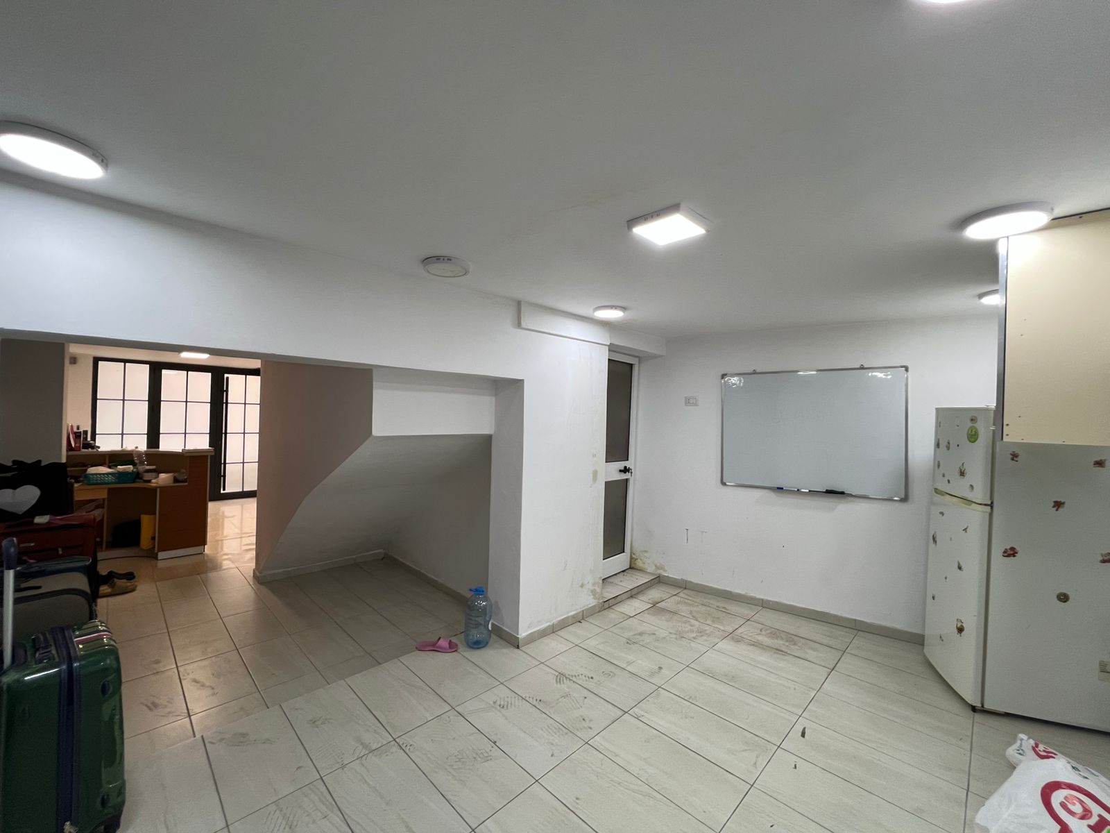 Qira, Ambient Biznesi, “Piaca – Qendër”Tiranë€1555