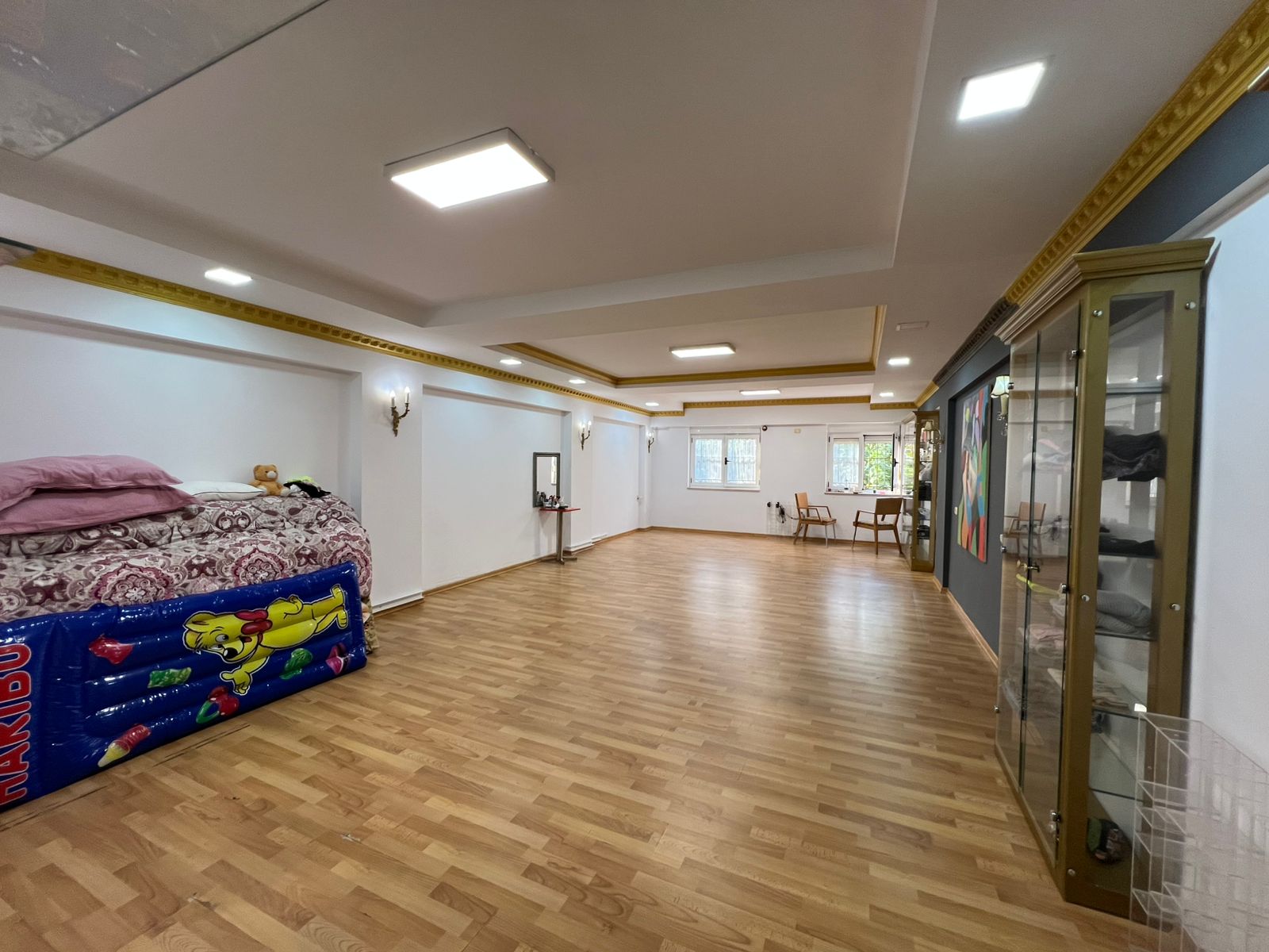 Qira, Ambient Biznesi, “Piaca – Qendër”Tiranë€1555