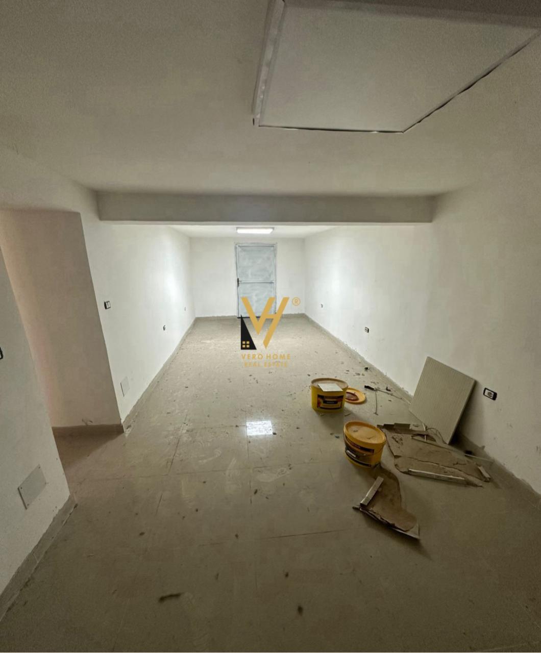 MAGAZINE 55 M2 TE SHKOLLA E BALETIT 450 EURO