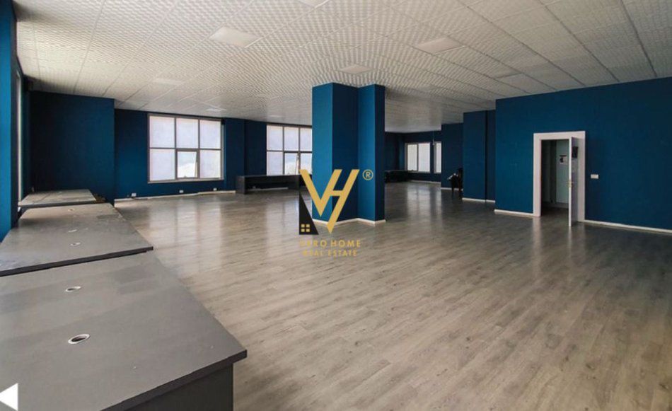 AMBIENT BIZNESI 240 M2 TE RRUGA BARDHYL 2.500 EURO