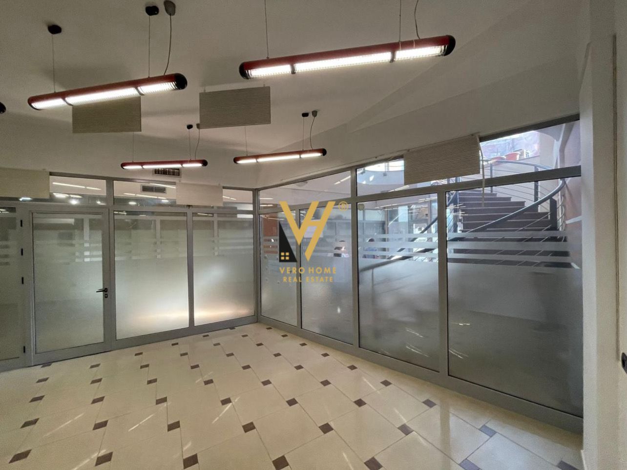 DYQAN 84 M2 ME QERA TE PAZARI I RI 75.000 LEKE