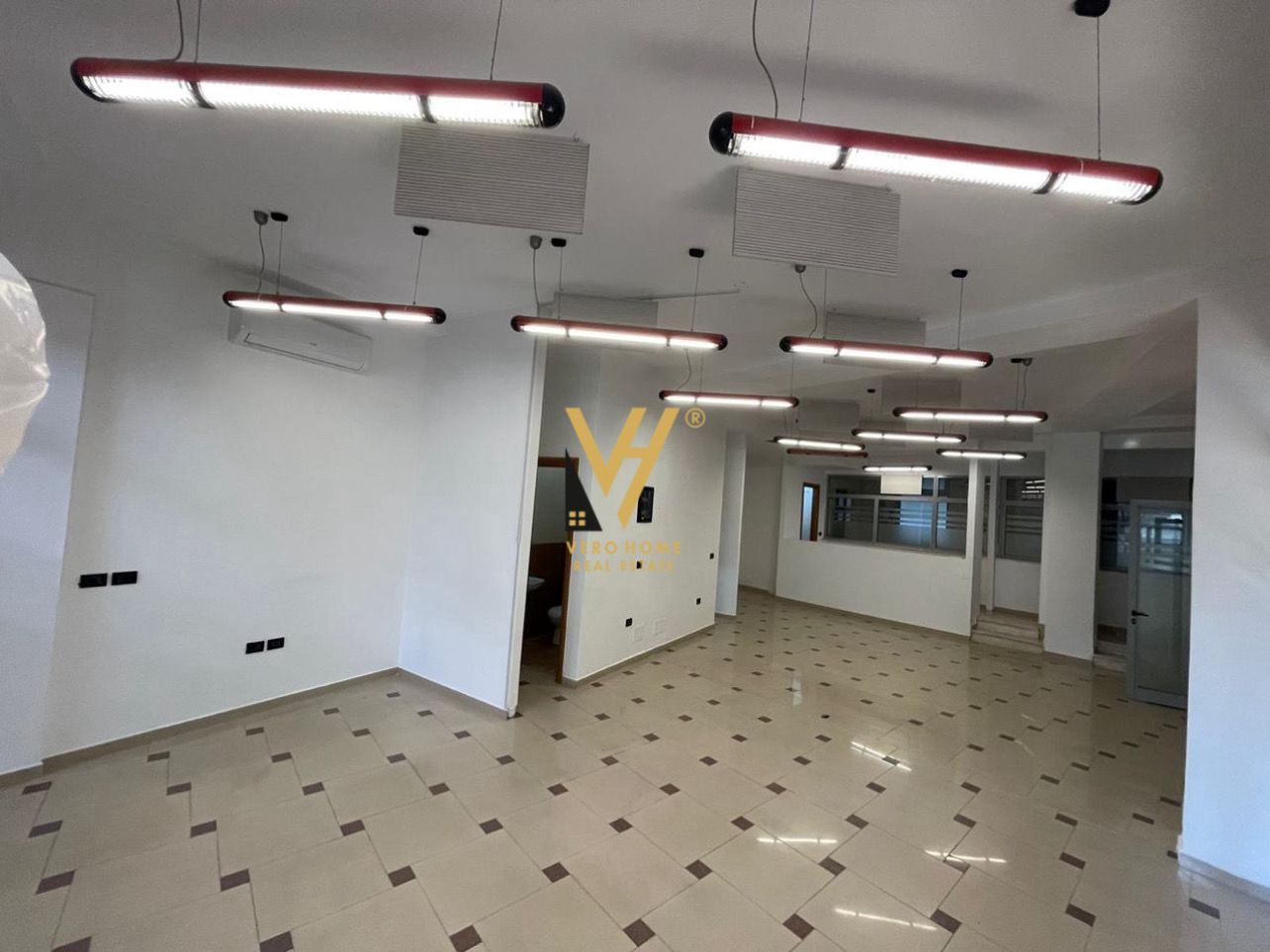 DYQAN 84 M2 ME QERA TE PAZARI I RI 75.000 LEKE