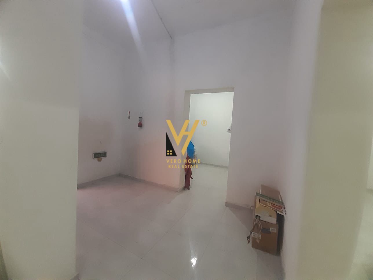 MAGAZINE 340 M2 ME QERA NE KOMBINAT 900 EURO