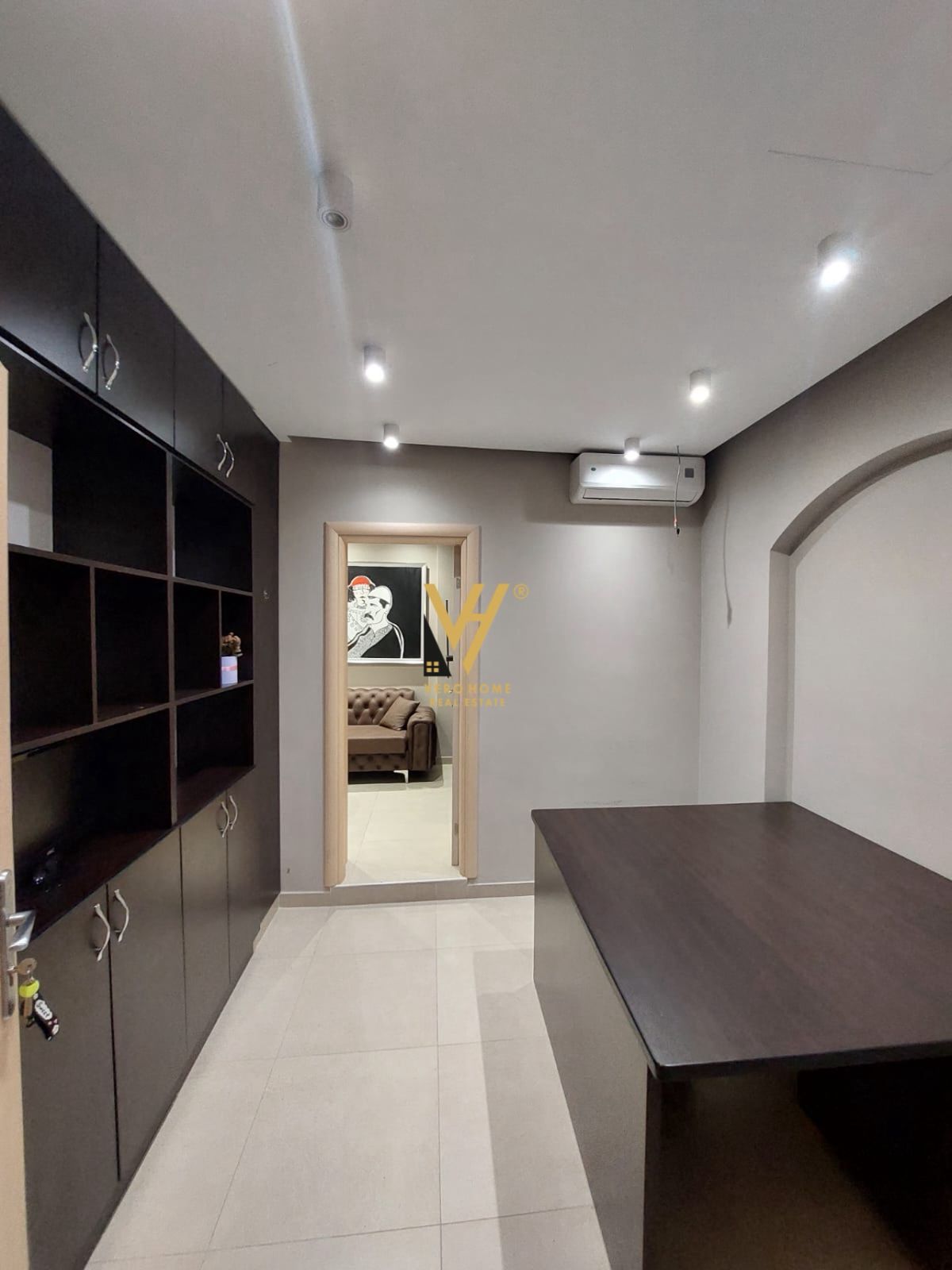 ZYRE 25 M2 ME QERA TE MYSLYM SHYRI 60.000 LEKE