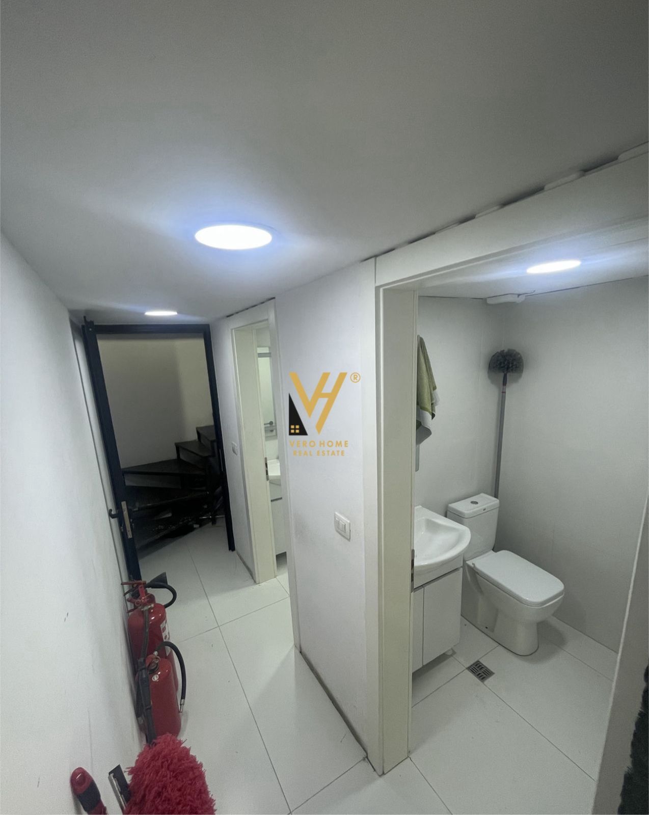 DYQAN 141 M2 ME QIRA TE 5 MAJI 1.100 EURO