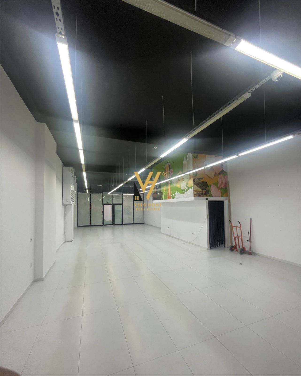 DYQAN 141 M2 ME QIRA TE 5 MAJI 1.100 EURO