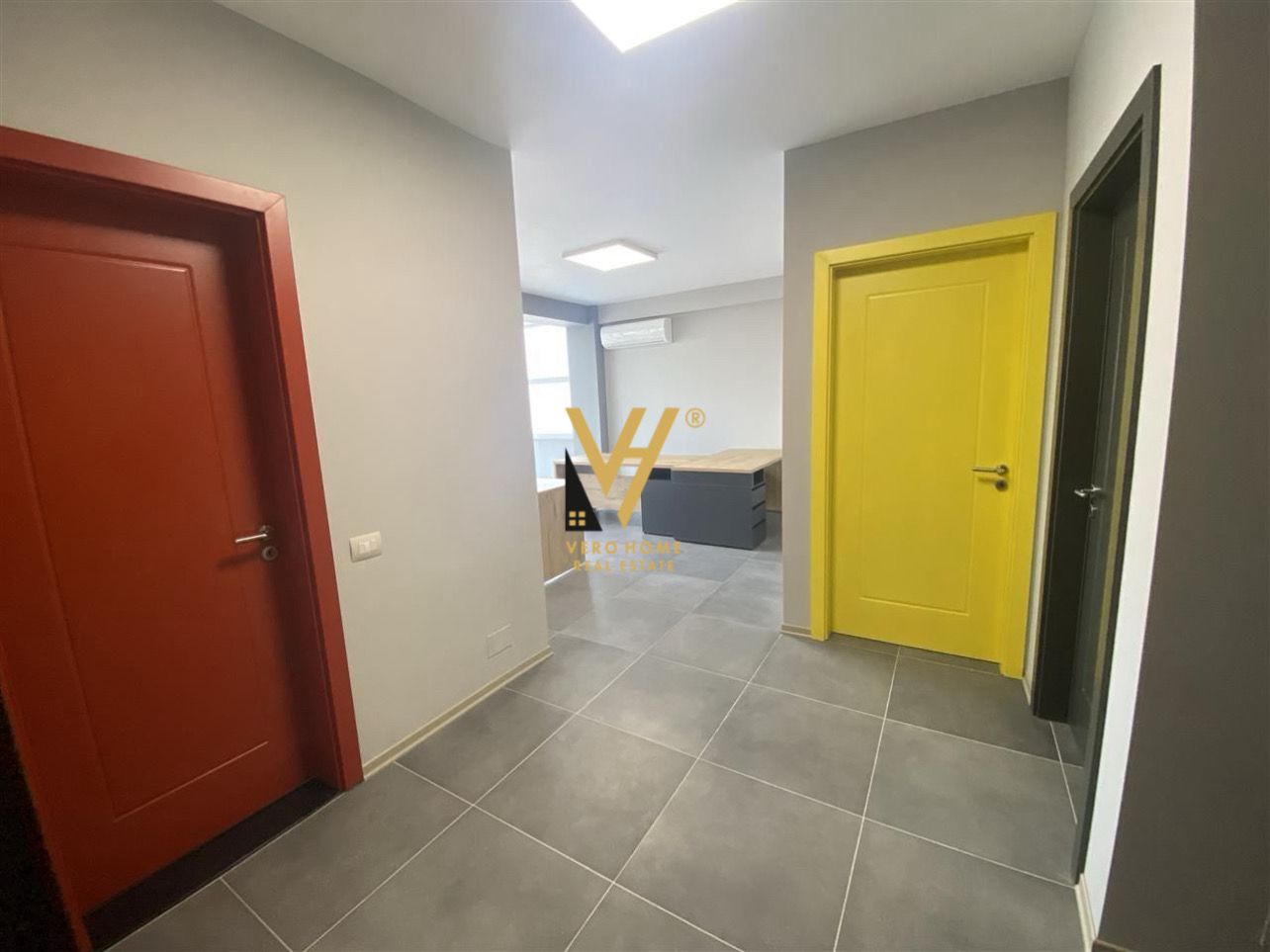 ZYRE 100 M2 ME QERA TE LICEU ARTISTIK 500 EURO