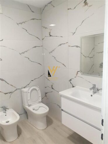 ZYRE 76 M2 ME QERA NE BLLOK 900 EURO