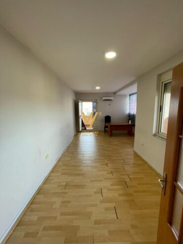 ZYRE 300 M2 ME QERA TE KOMUNA E PARISIT 2.500 EURO